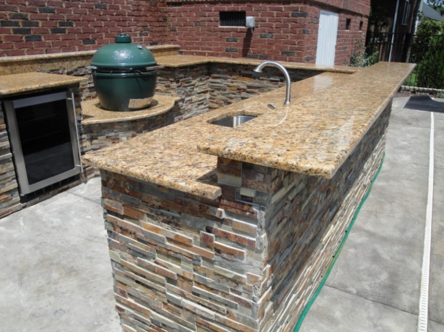 outdoor-kitchen-designs-dazzling-u-shaped-outdoor-kitchen 