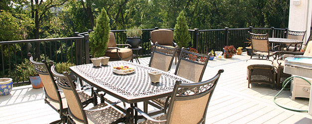 Finished deck with table and nice seating area