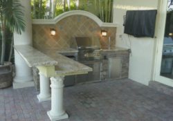 Outdoor Bar & Grille, Italian style