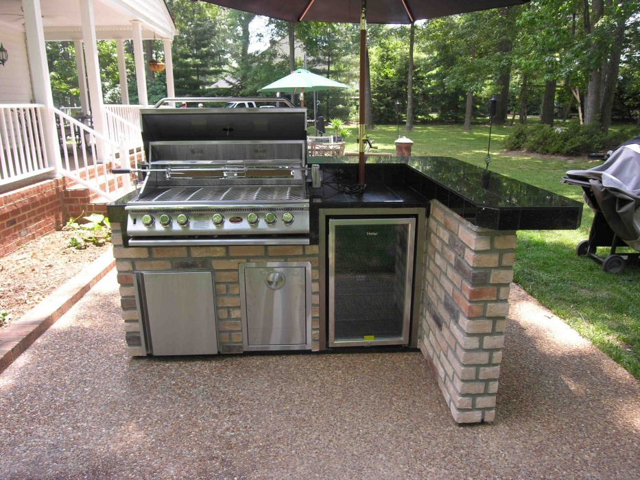 Outdoor Kitchen